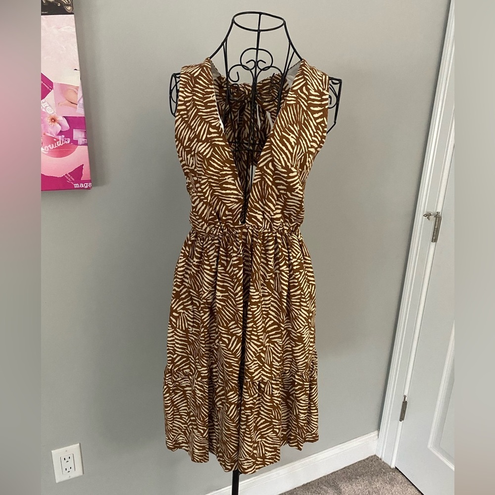 NWT House of Harlow 1960 Halter Dress in Size Medium๐